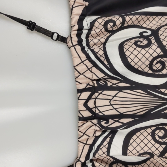 City Chic Women's Top Size XS 14 Black White Pink Sequins Peplum Straps Elastic - Picture 11 of 16